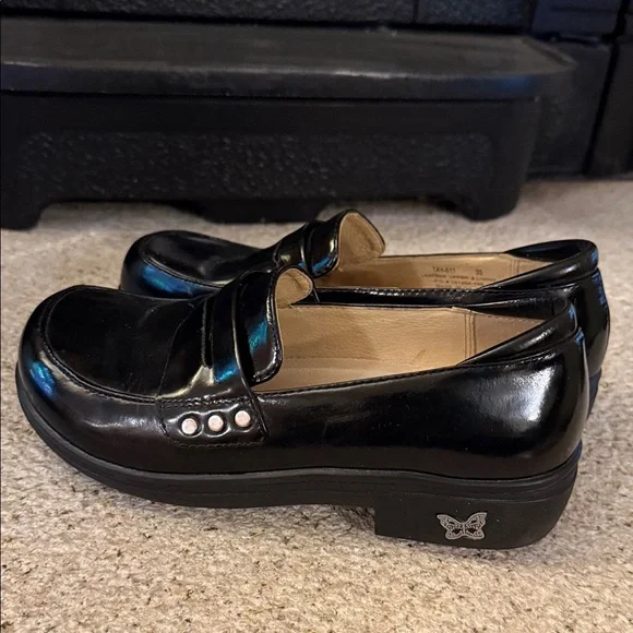 Alegria Women’s Shiny Black Slip-On Loafers Size 35 (5) - Picture 3 of 6